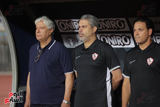الجهاز-الفنى-للزمالك-اثناء-النشيد-الوطنى الجهاز-الفنى-للزمالك-اثناء-النشيد-الوطنى