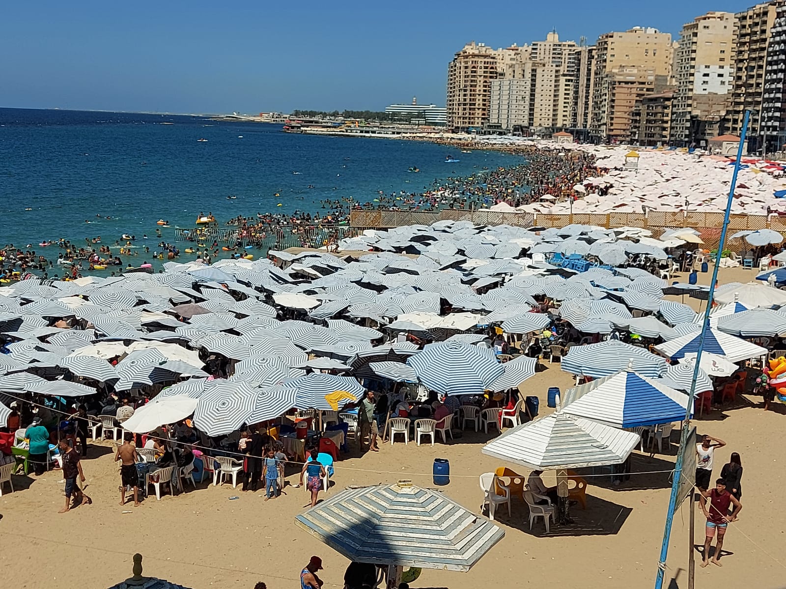 استمرار التوافد 2 استمرار التوافد 2