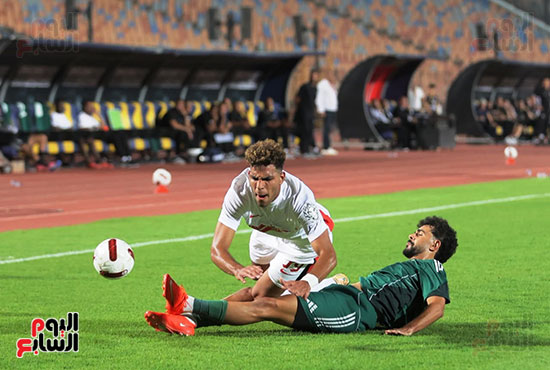 محمد السيد لاعب الزمالك فى أحد كرات مباراة الاتحاد السكندرى محمد السيد لاعب الزمالك فى أحد كرات مباراة الاتحاد السكندرى