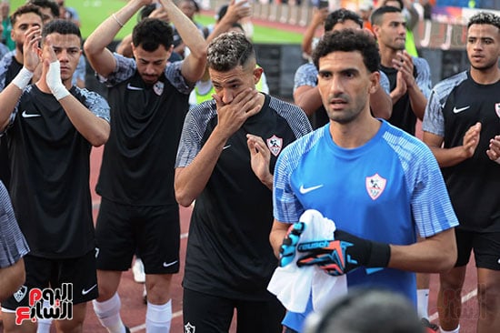عواد ولاعبو الزمالك بعد الاحماء عواد ولاعبو الزمالك بعد الاحماء
