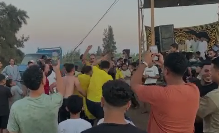 فرحة فريق انجاز الفائز بالبطولة