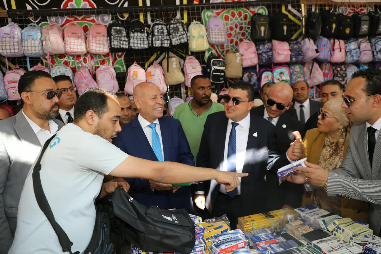 محافظ القاهرة يفتتح معرض «أهلاً مدارس» 