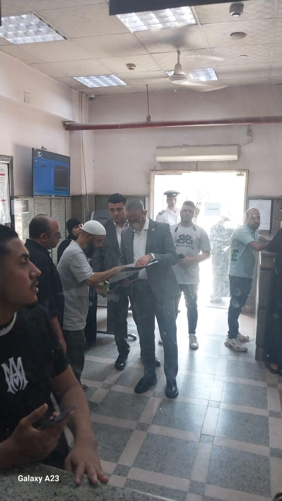 جولة لمحافظ الجيزة بالمراكز التكنولوجية بإمبابة