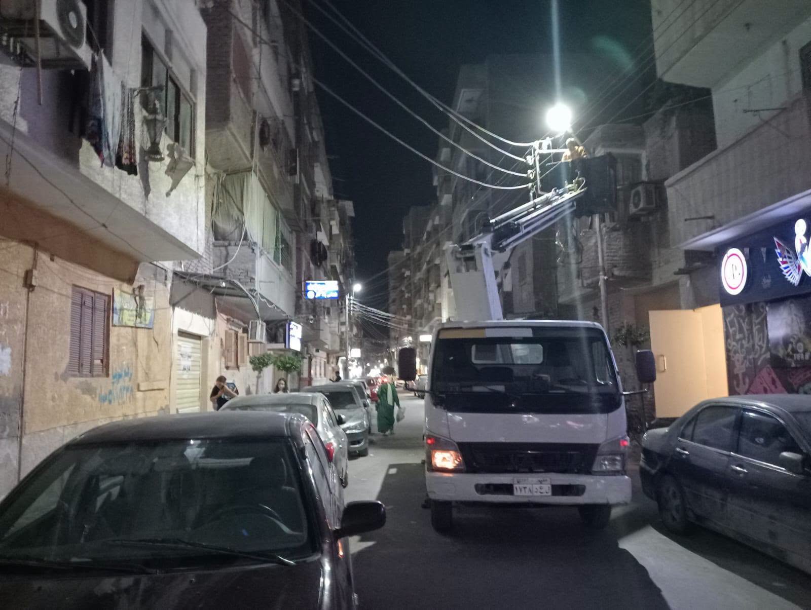 رفع كفاءة الإنارة العامة بحي شرق بمدينة كفر الشيخ