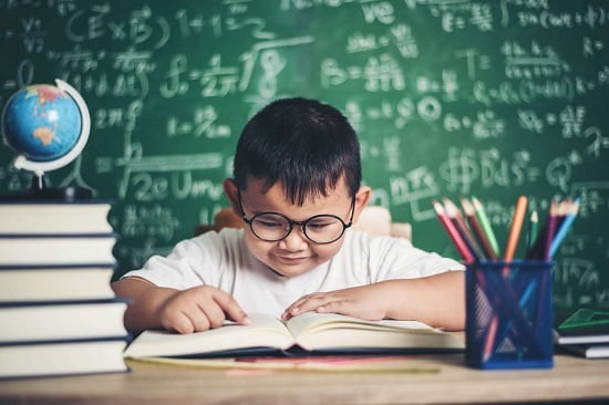 طفل زكي