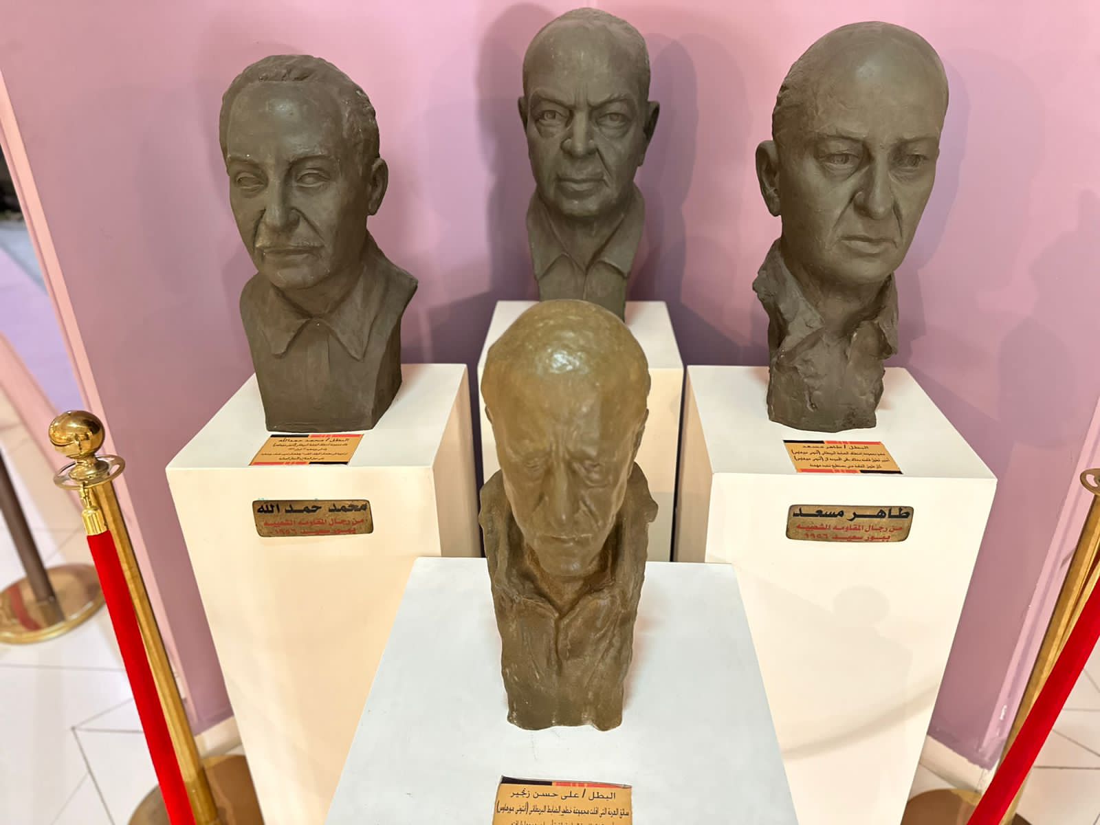 تماثيل ابطال مقاومة