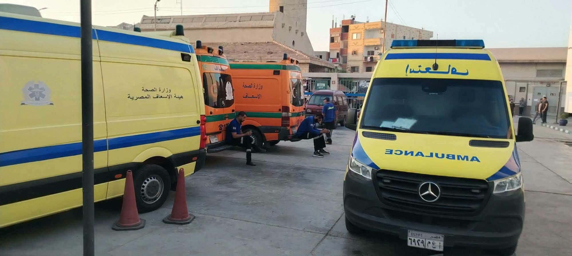 12 سيارة إلى موقع الحادث 12 سيارة إلى موقع الحادث