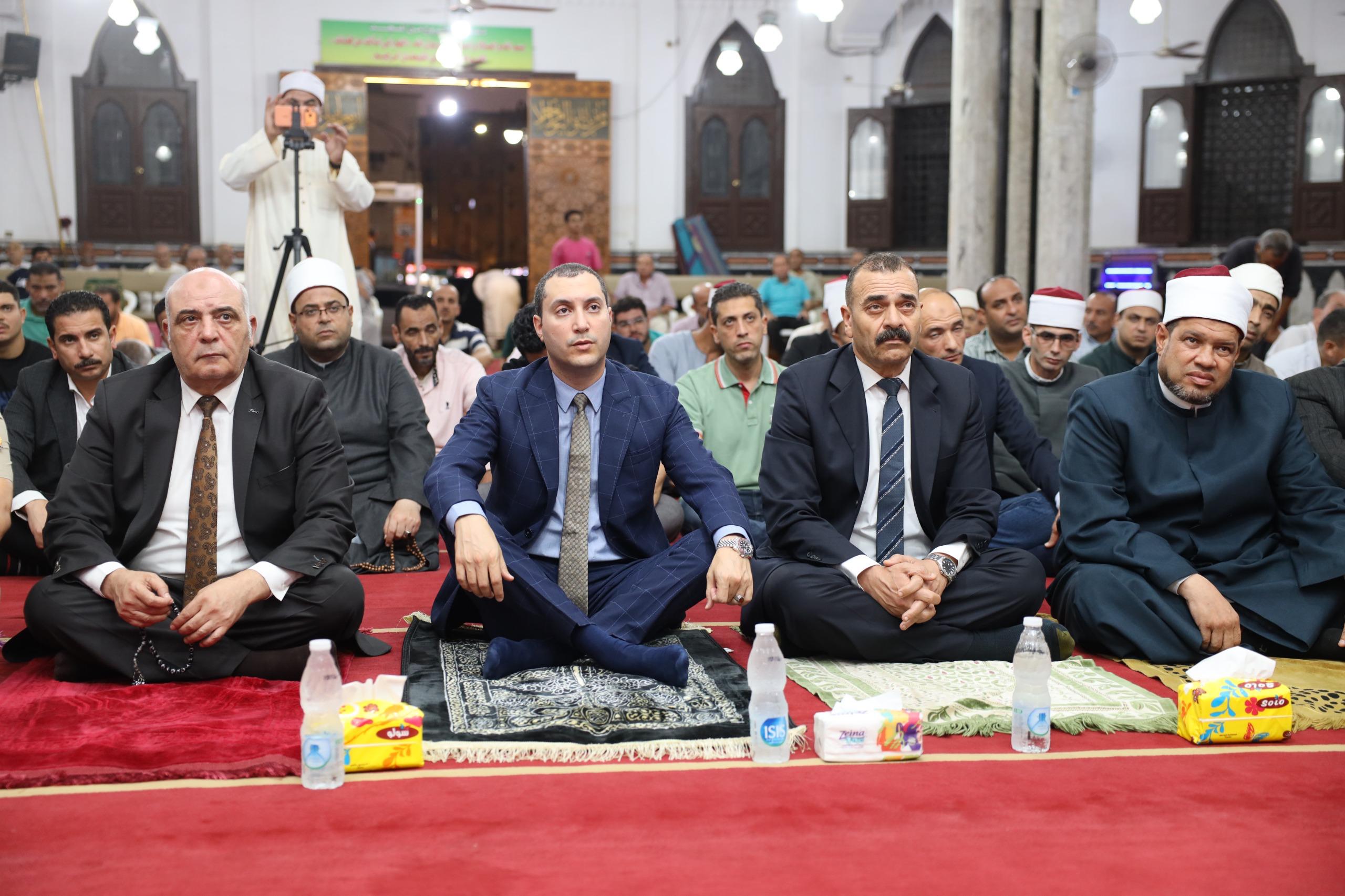 نائب محافظ كفر الشيخ والسكرتير العا والمساعد خلال الاحتفالية
