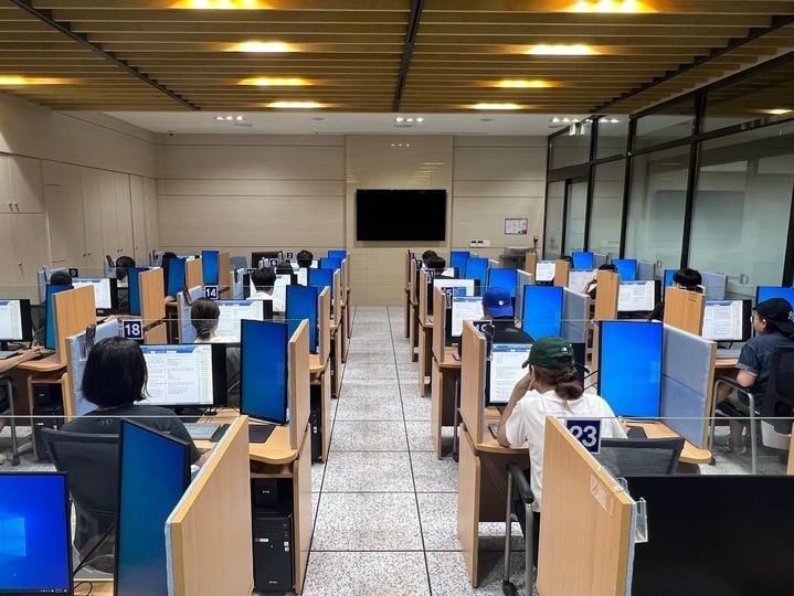 النظارات الذكية تسبب أزمة فى كوريا النظارات الذكية تسبب أزمة فى كوريا