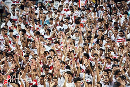 الجماهير بمدرجات الزمالك