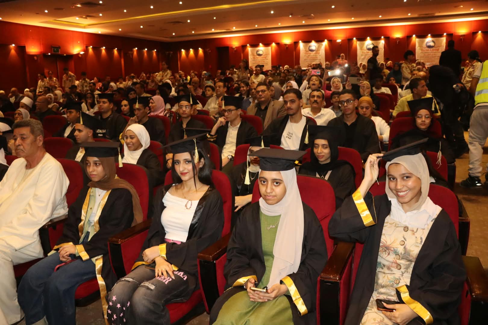 خلال التكريمات خلال التكريمات
