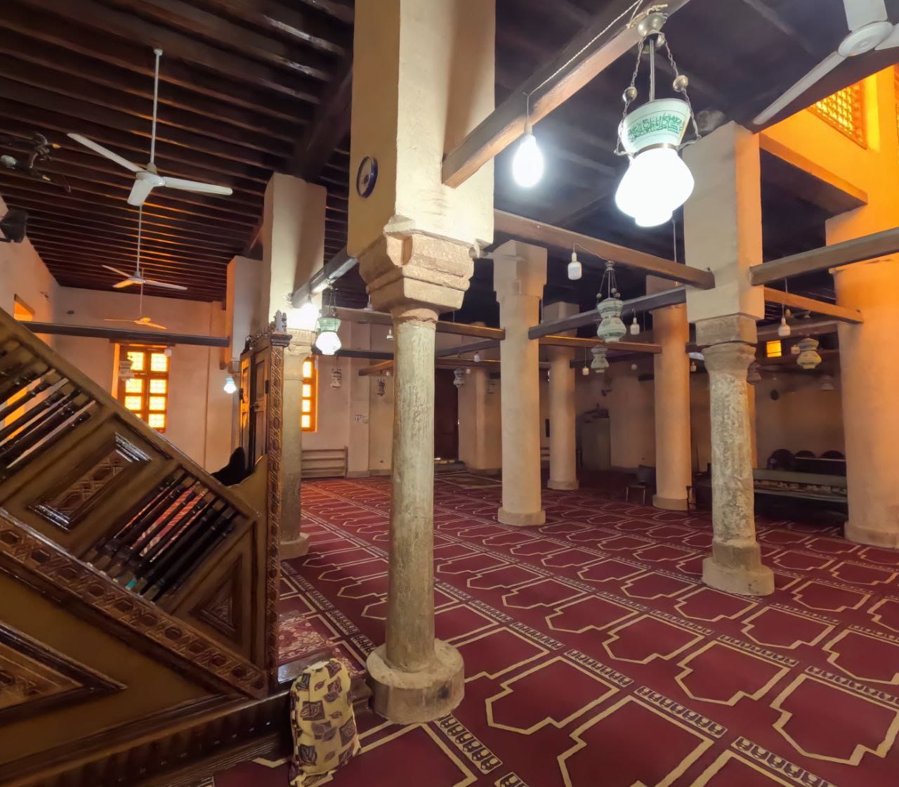 المسجد العتيق من الداخل