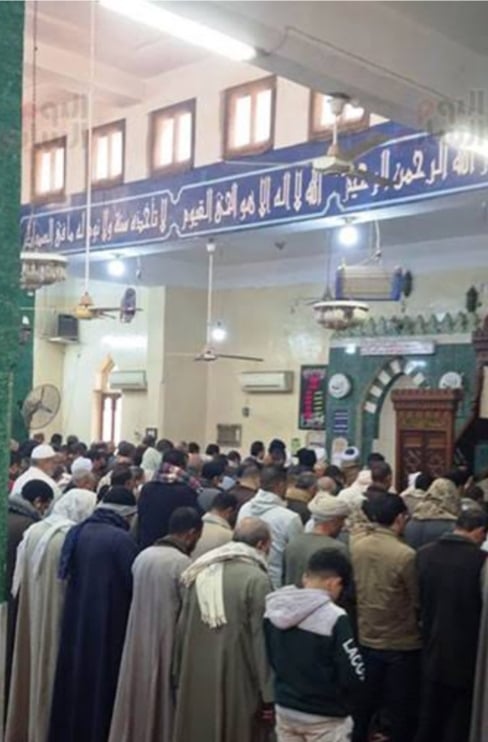 زحام شديد بالمسجد