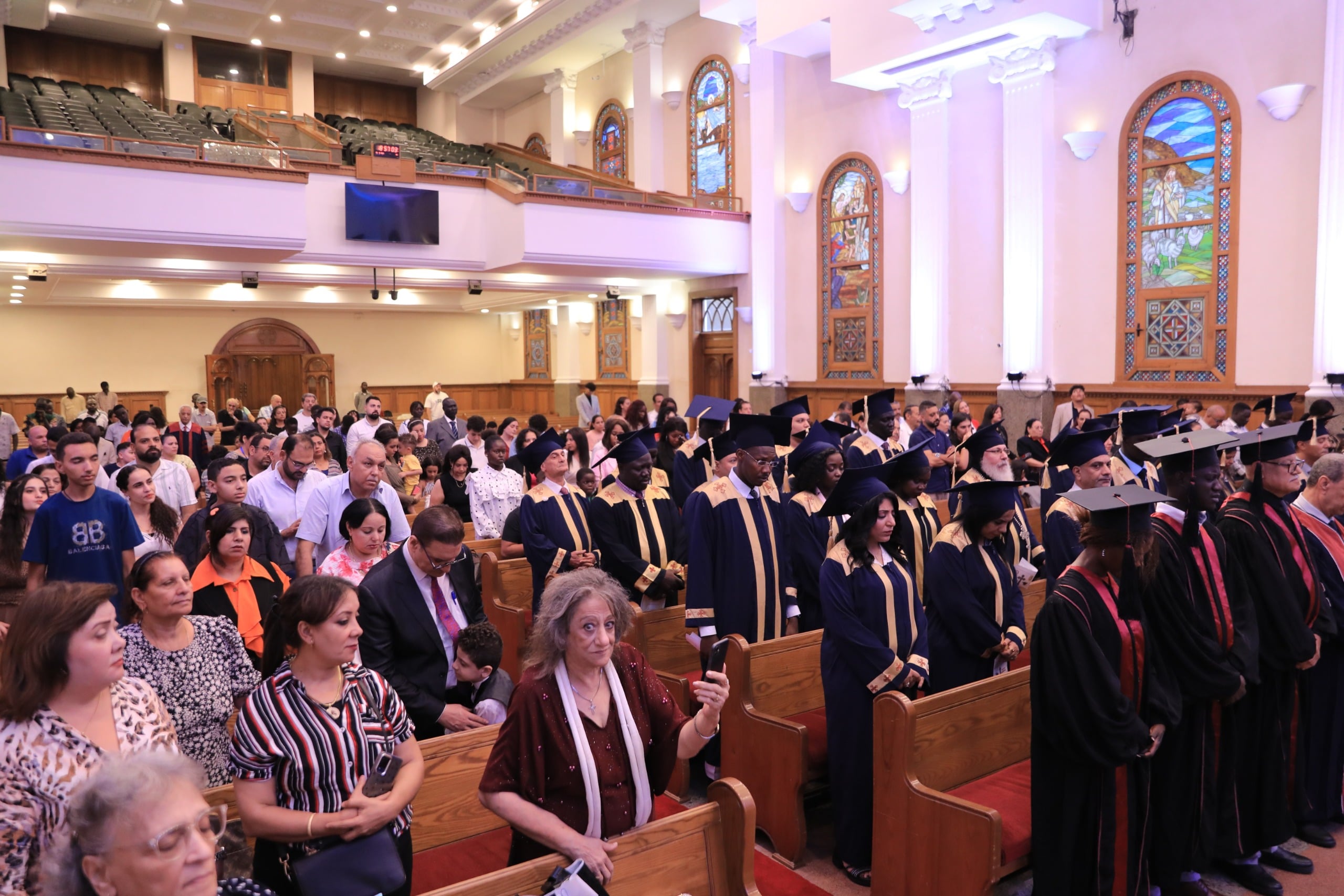 حفل التخرج فى الكنيسة الإنجيلية حفل التخرج فى الكنيسة الإنجيلية