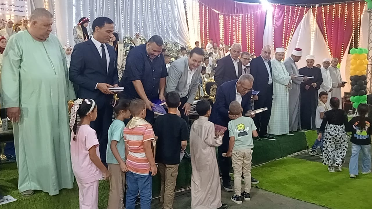 جانب من تكريم حفظة كتاب الله