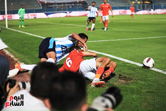 التحام بين لاعب بيراميدز ولاعب ابو قير التحام بين لاعب بيراميدز ولاعب ابو قير