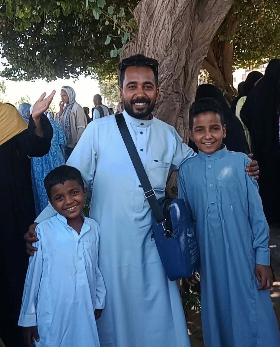 العريس مع أسرته