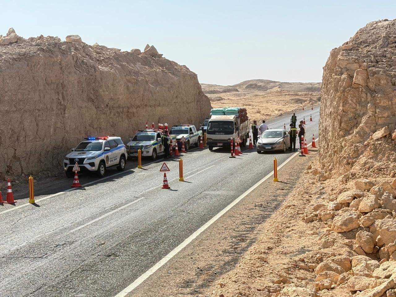 المرور على الطريق الصحراوى المرور على الطريق الصحراوى