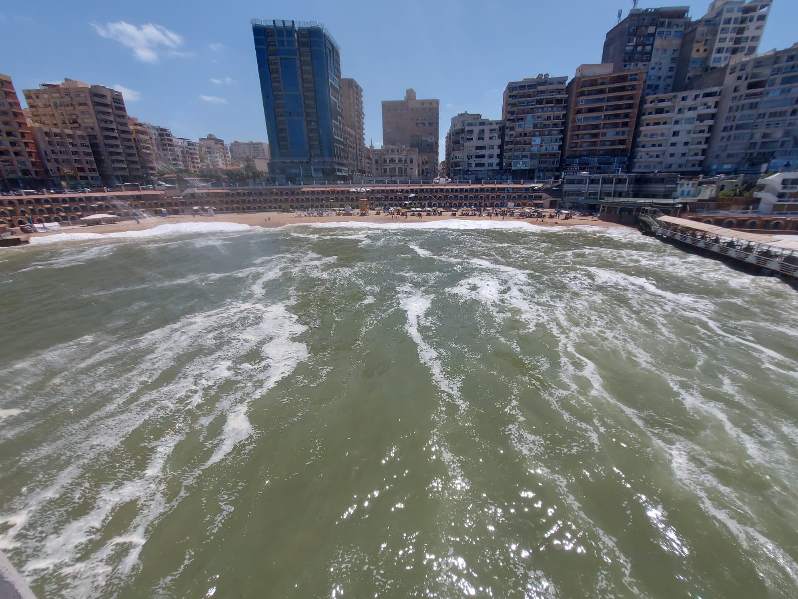 ارتفاع الأمواج في الاسكندرية