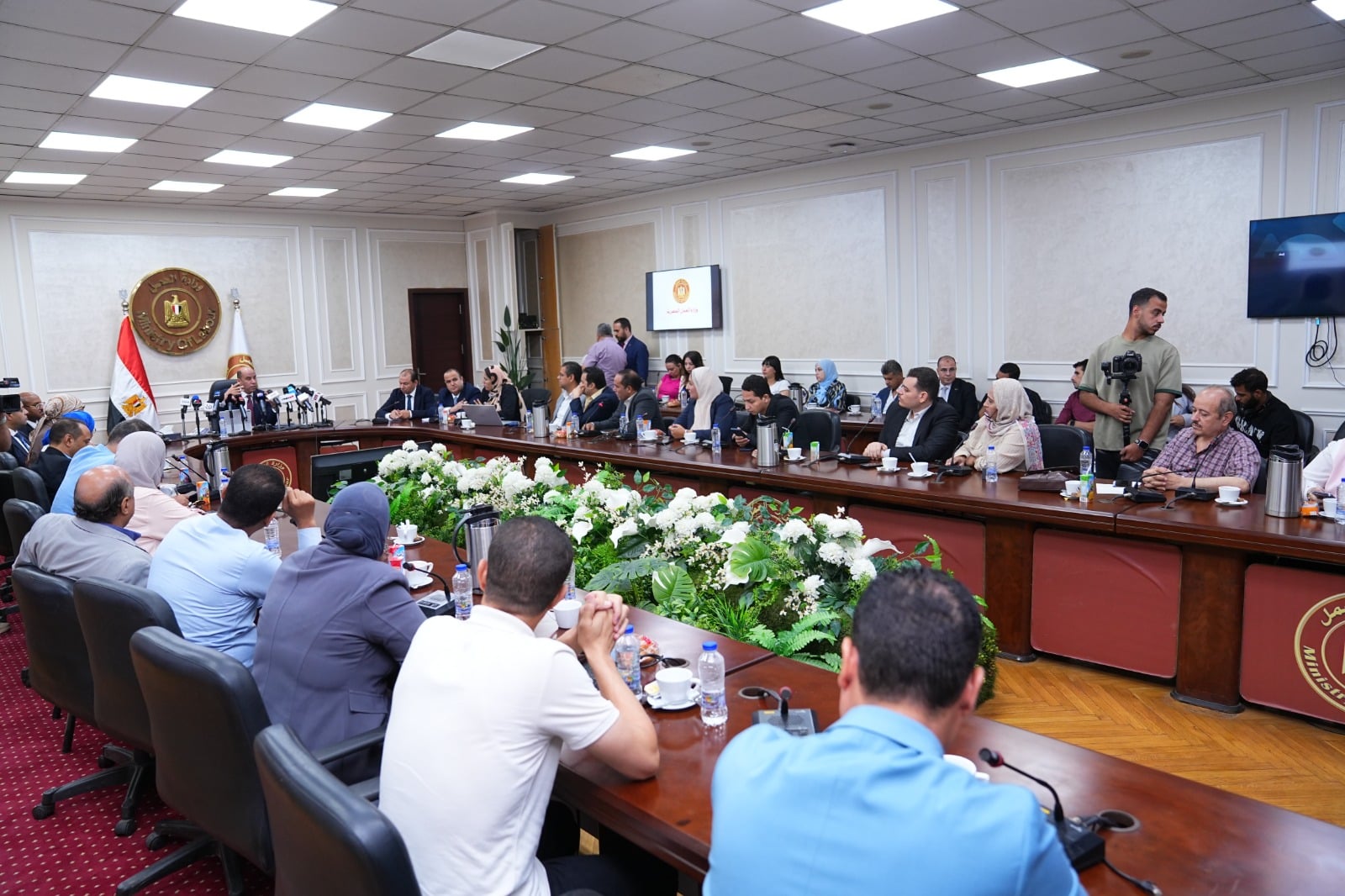 مؤتمر صحفى لوزير العمل