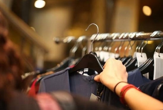 عدم الإهتمام بالموضة عند اختيار الملابس