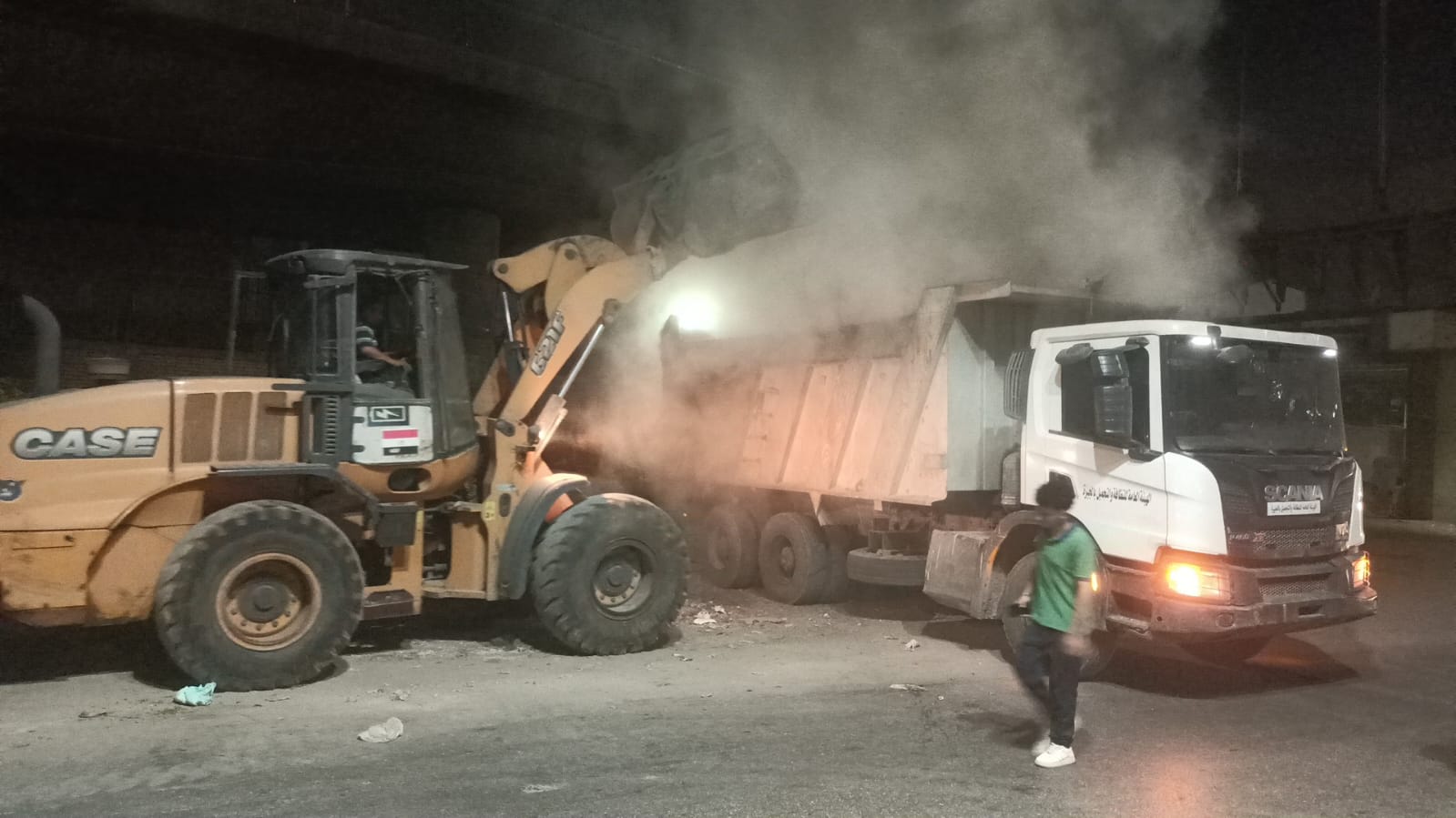 رفع 2000 طن من مخلفات الرتش أسفل كوبرى المنيب بالجيزة (1)