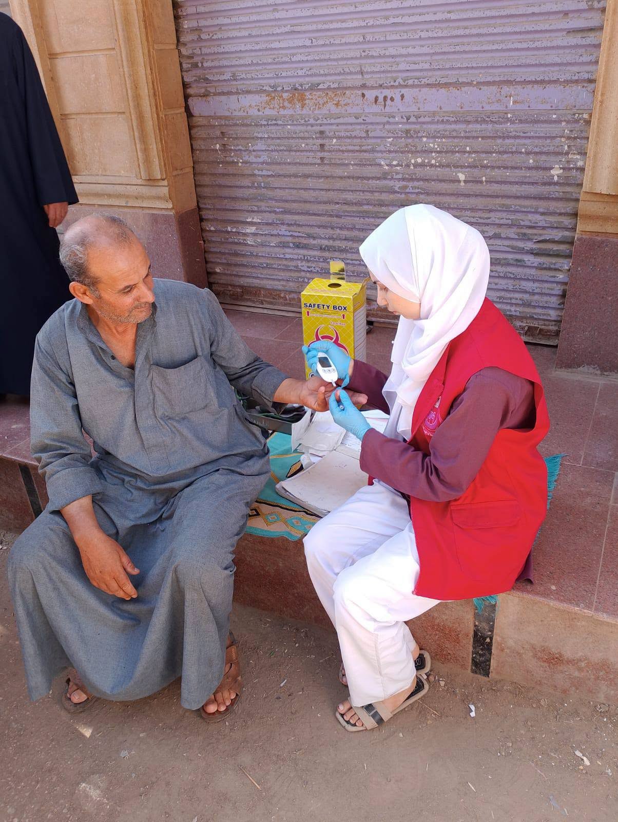 تقديم خدمة طبية لمواطن بكفر الشيخ