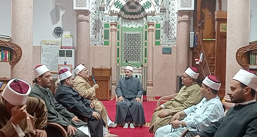 جلسة للصلاة على النبي عقب ختام السر القرآني