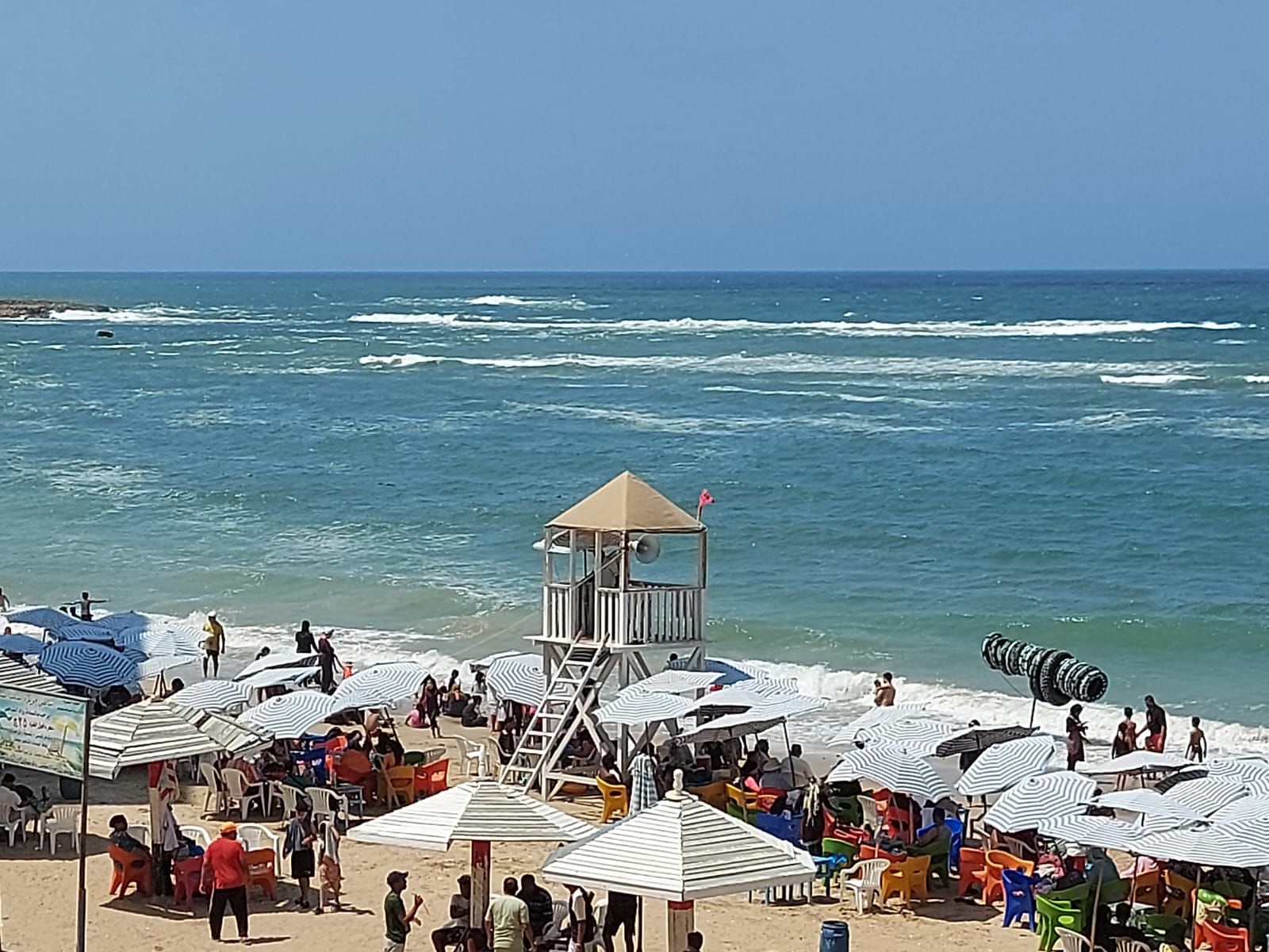الراية الحمراء على جميع الشواطئ 0
