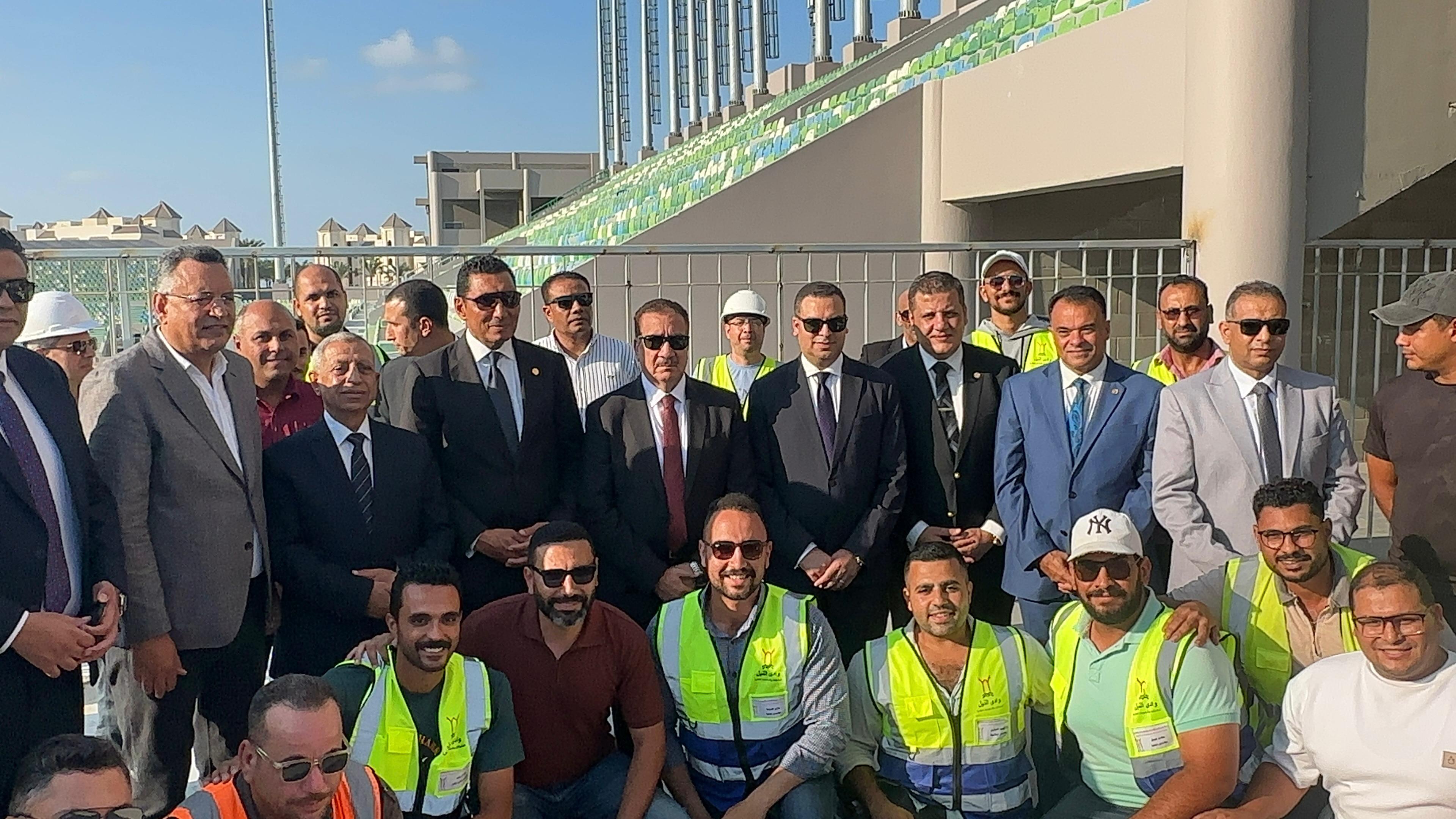 المحافظ والوزير والقيادات التنفيذية المحافظ والوزير والقيادات التنفيذية
