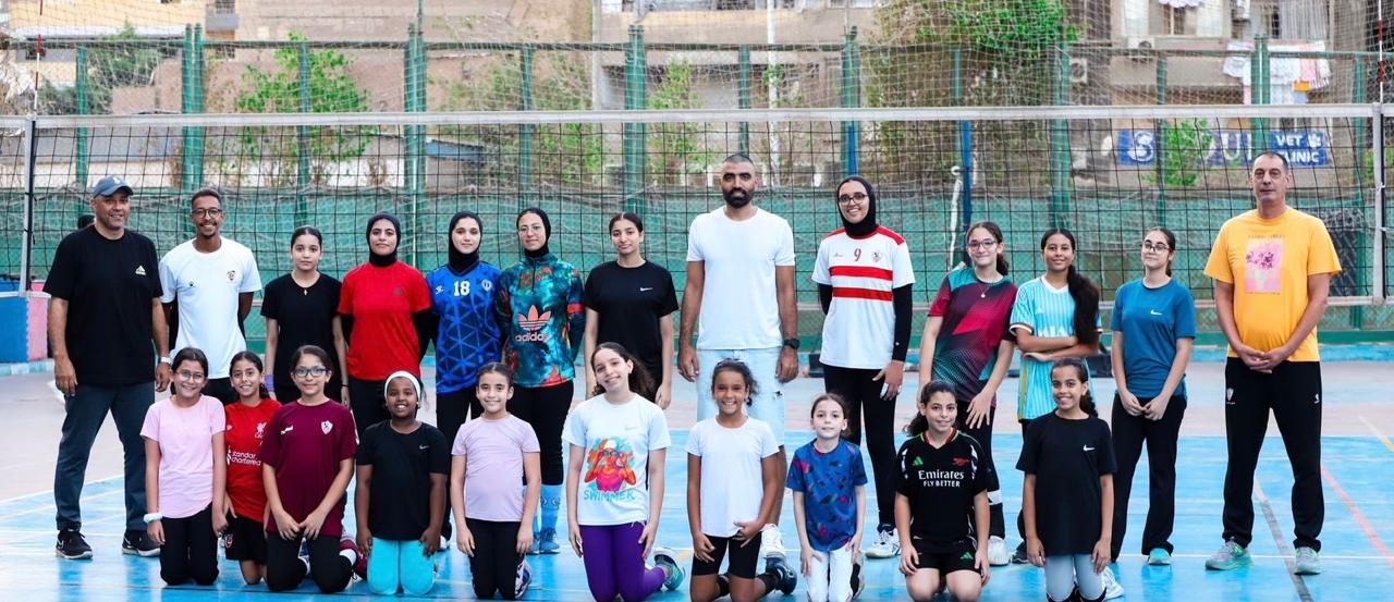 أحمد صلاح مع الناشئين أحمد صلاح مع الناشئين