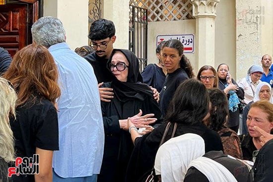 الحزن الشديد يسيطر على نجلاء فتحي