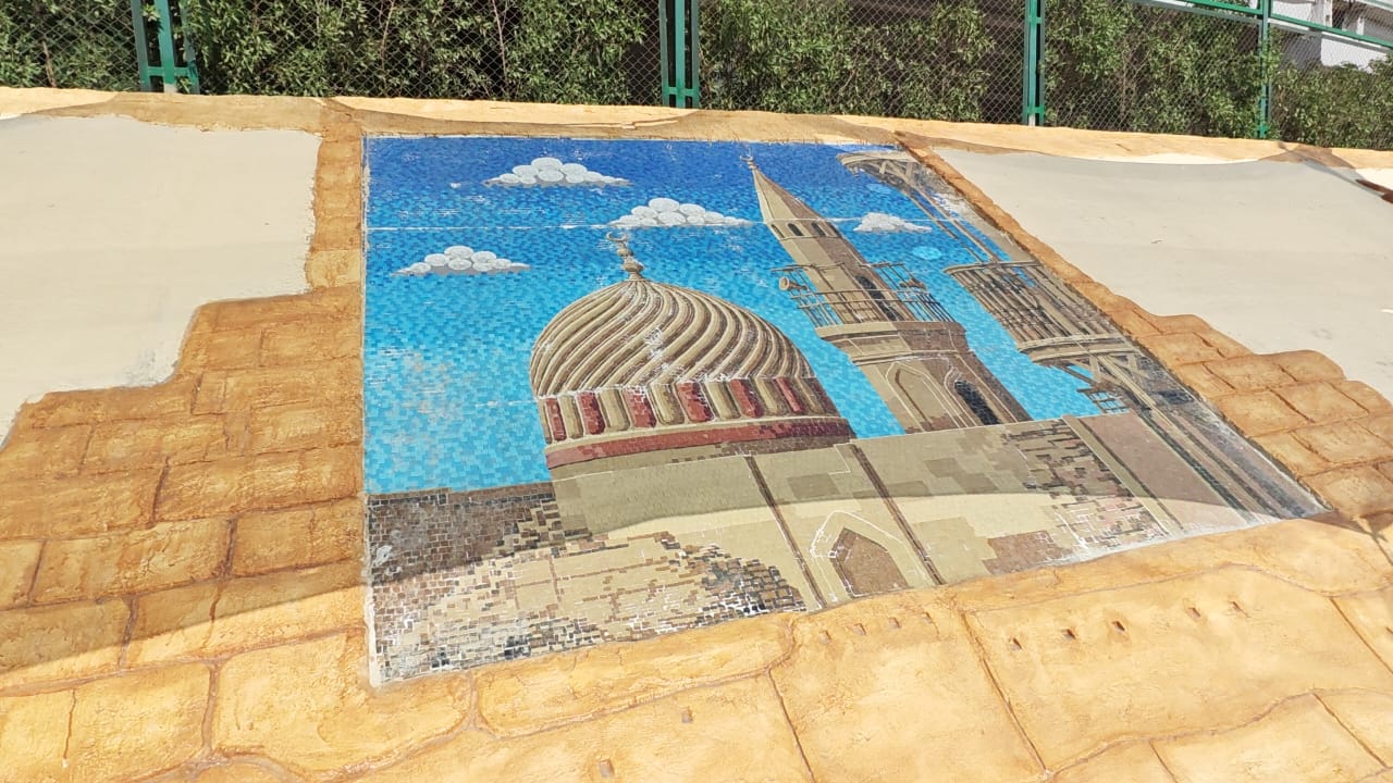 جداريات أمام القلعة جداريات أمام القلعة