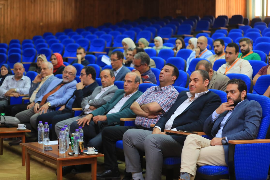 الحضور بالمؤتمر بكلية طب كفر الشيخ