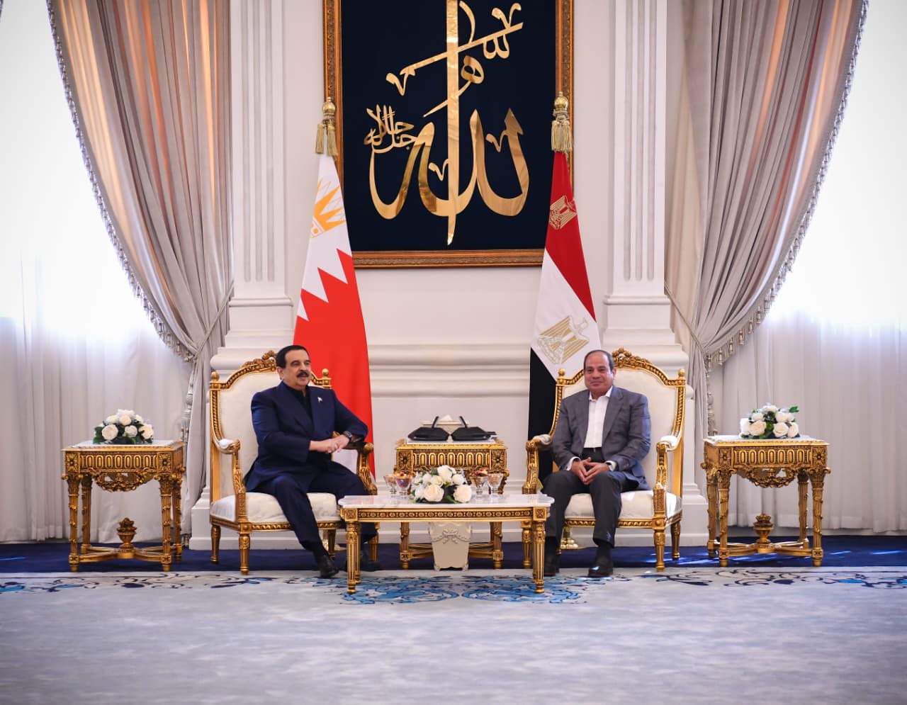 الرئيس السيسى يستقبل ملك البحرين حمد بن عيسى (4)