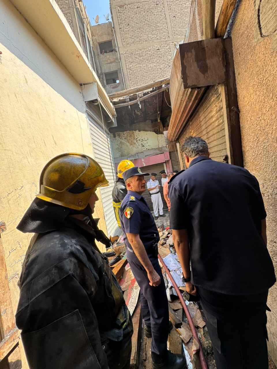السيطرة على حريق محل الاحذية السيطرة على حريق محل الاحذية
