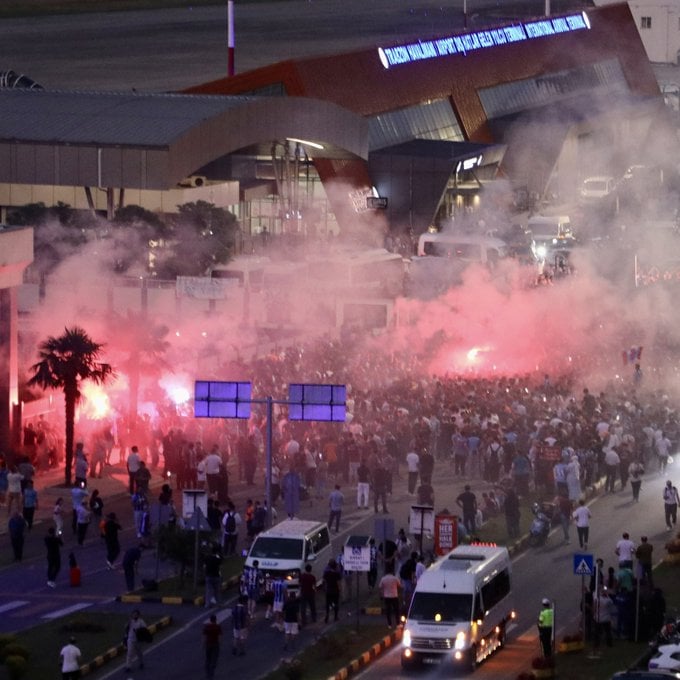 جماهير طرابزون تنتظر محمد صلاح (3)