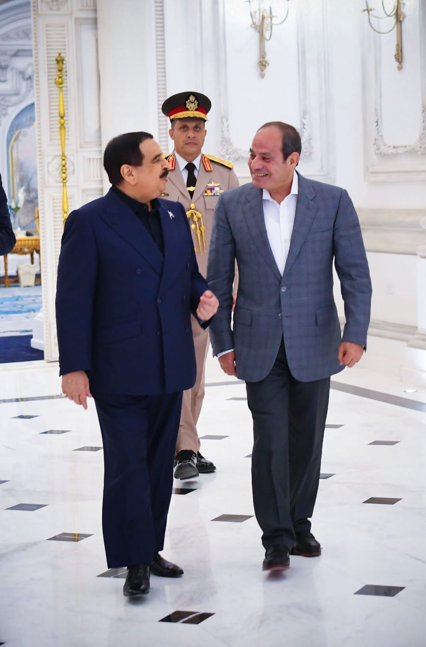 الرئيس السيسى يستقبل ملك البحرين حمد بن عيسى (3)
