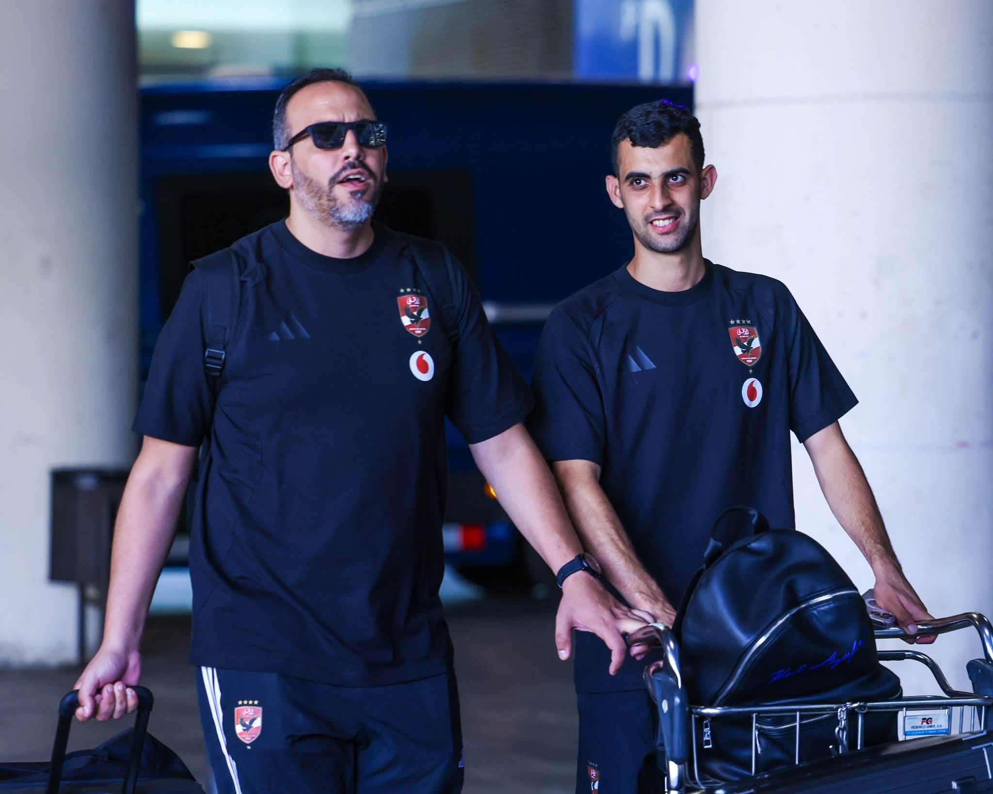 طبيب  الفريق مع يوسف بلعمري