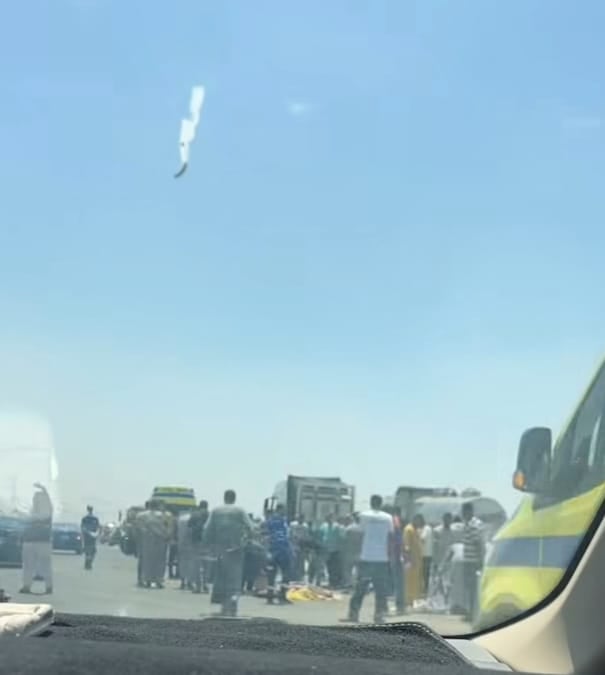 سيارة الاسعاف تصل لمكان الحادث