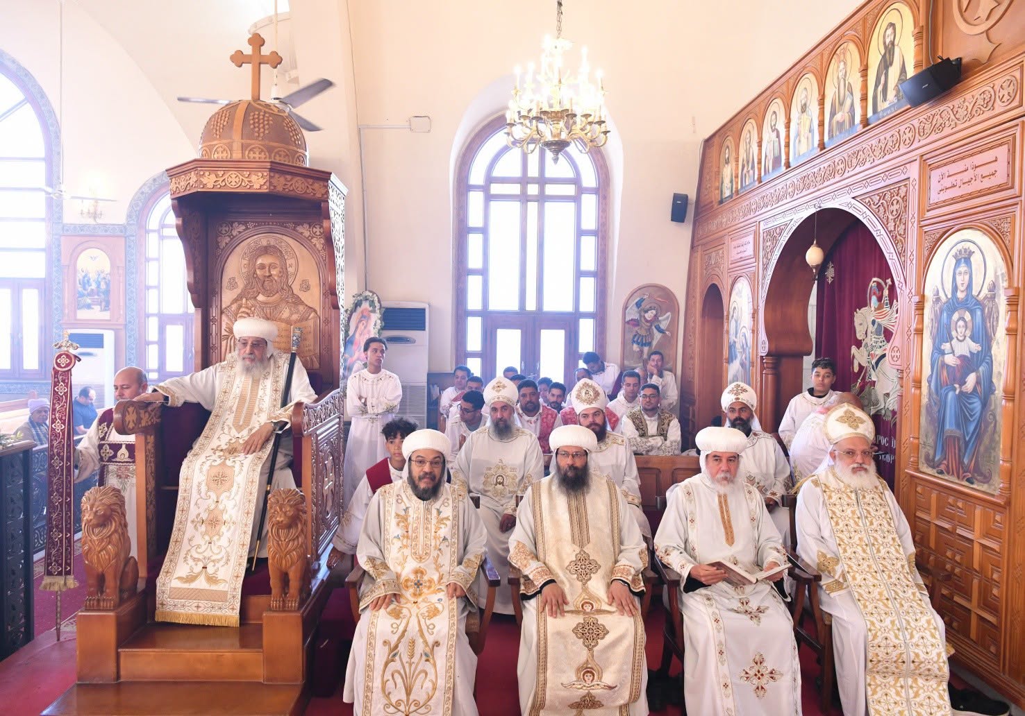 جانب من ترأس البابا تواضروس الثانى القداس