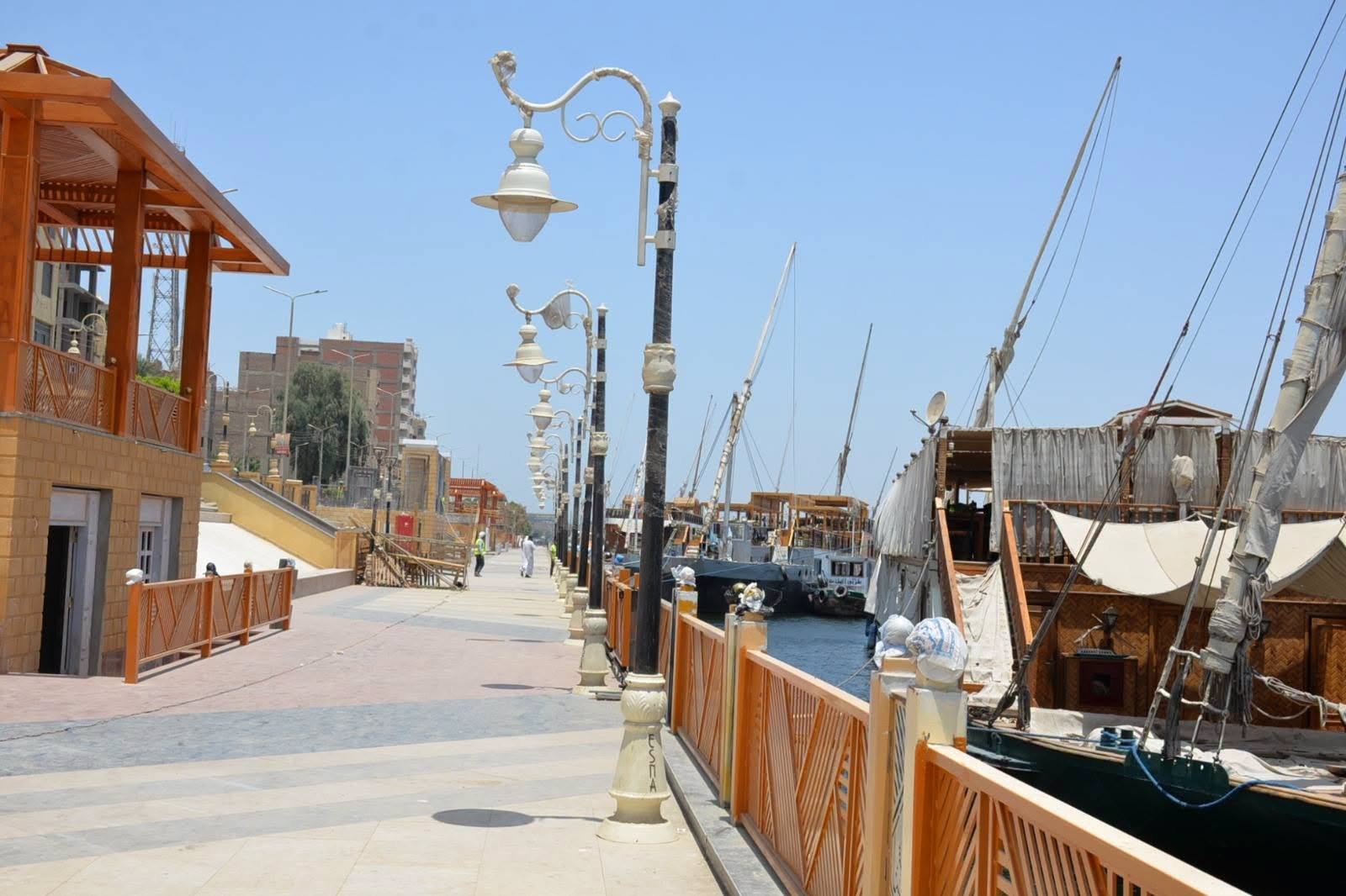 عمليات التطوير فى كورنيش مدينة إسنا الجديد
