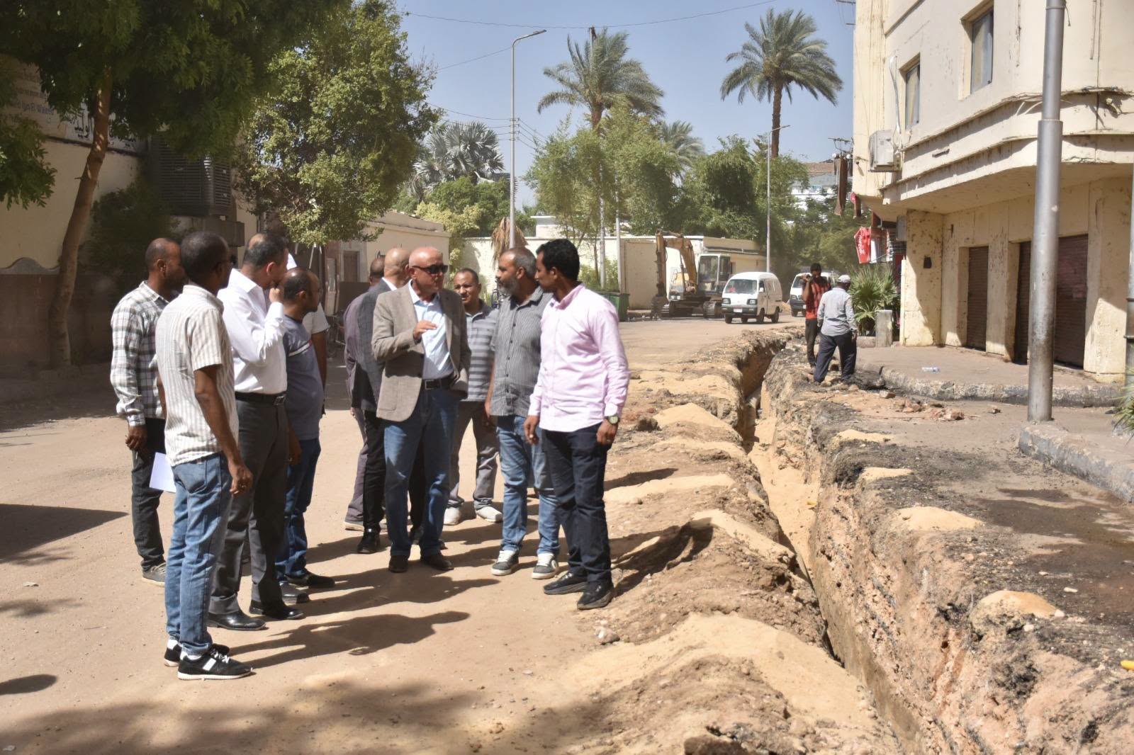 محافظ الأقصر يتفقد طريق الجولي فيل بالعوامية والكرنك