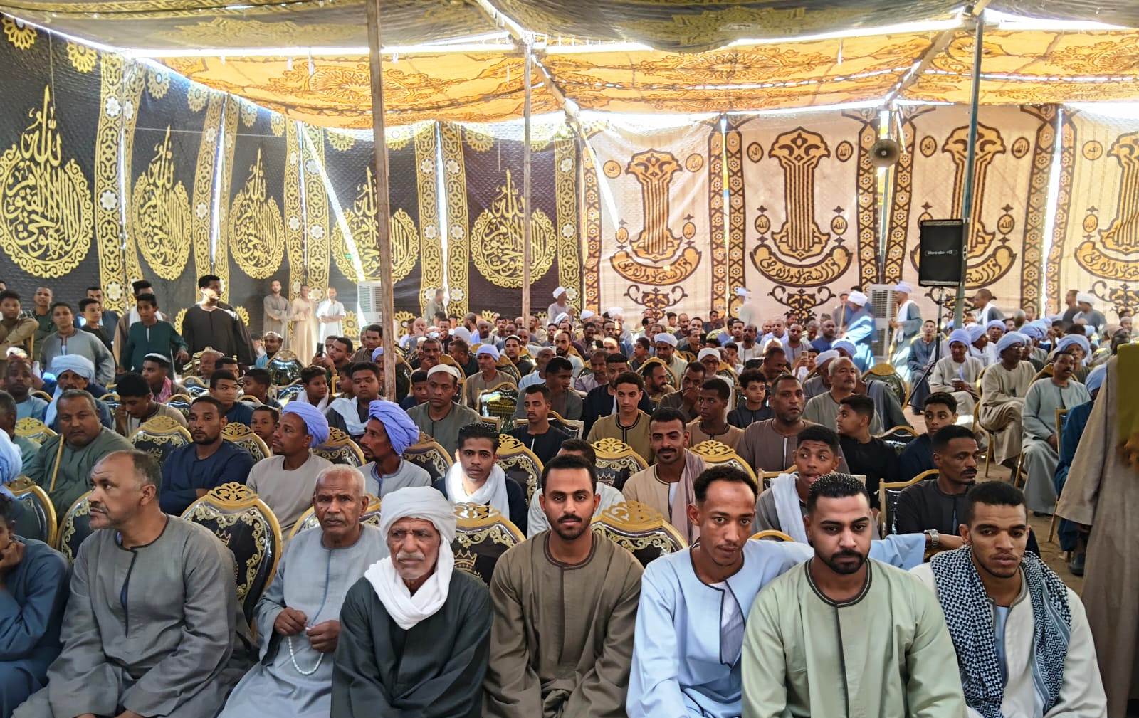 إتمام الصلح بين عائلتى إتمام الصلح بين عائلتى