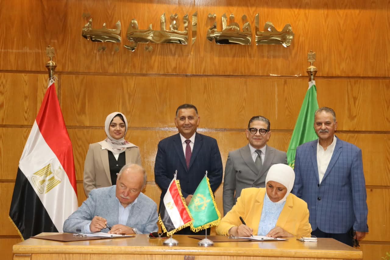 محافظ القليوبية يشهد توقيع البروتوكول محافظ القليوبية يشهد توقيع البروتوكول