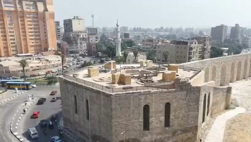 المرحلة الثانية لتطوير سور مجرى العيون (1)