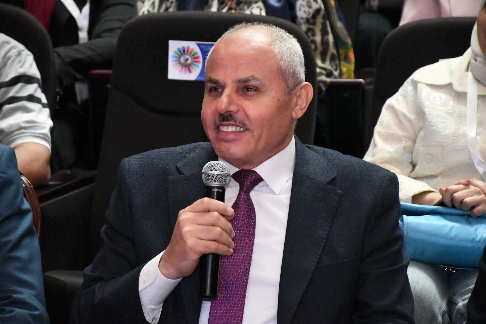الدكتور ناصر مندور 