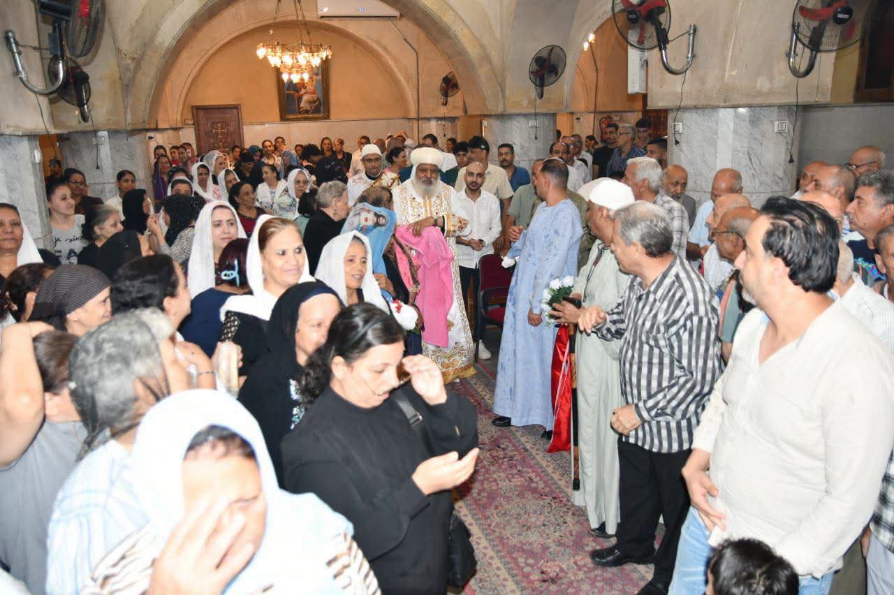 الكنيسة تصلى قداس عيد القديس الأنبا برسوم بديره في المعصرة 