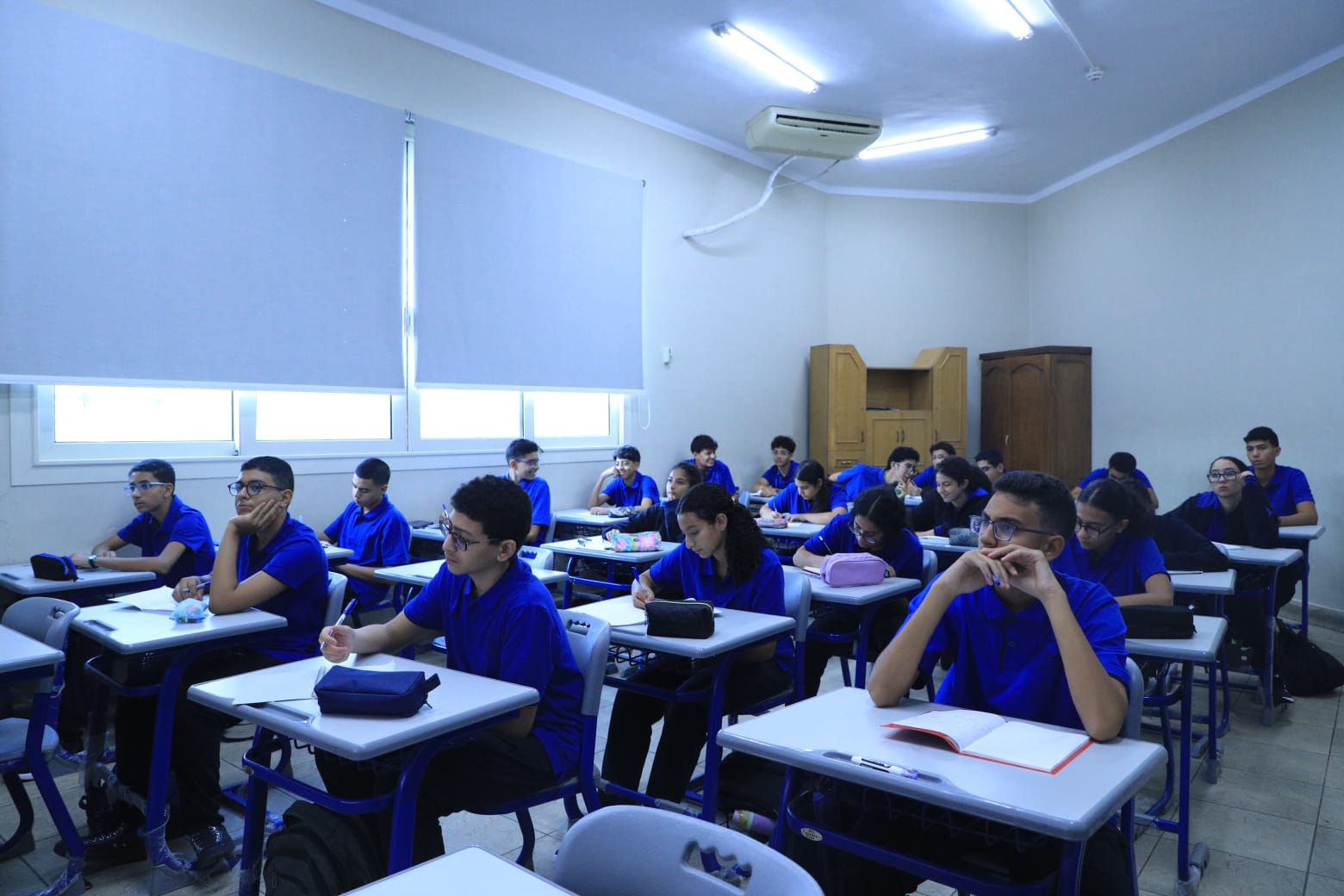 حضور مرتقع للطلاب فى أول يوم دراسى