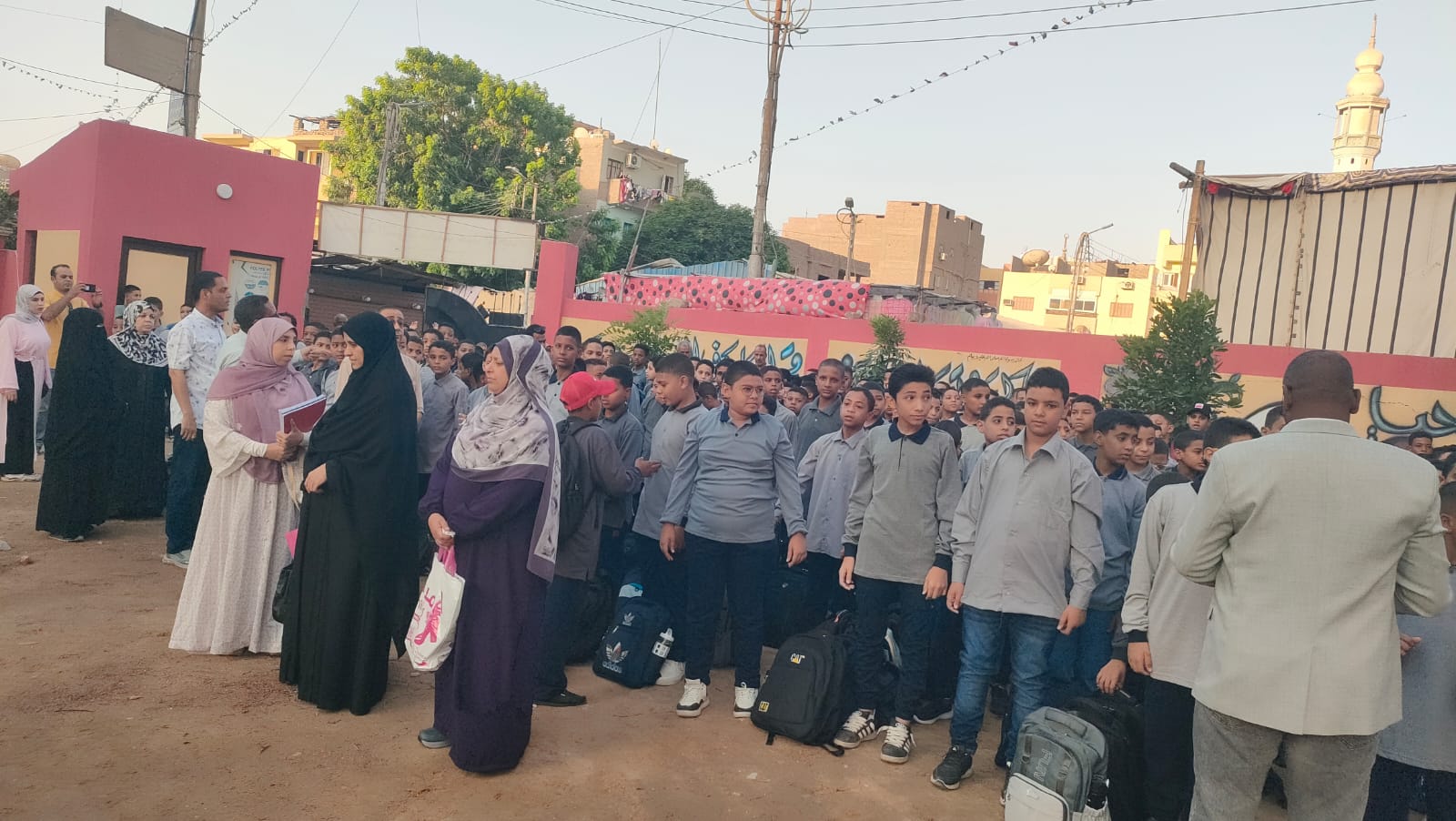 عودة الطلاب للمدارس بالأقصر